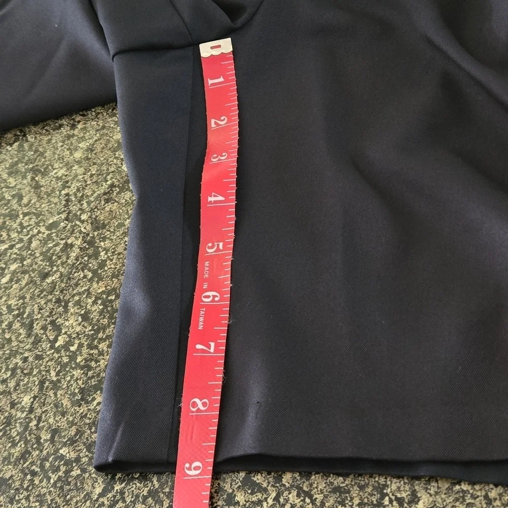 IZOD Mens size 36W Pleated Front Shorts Black Rolled Side Seams Zip Button